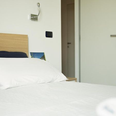 Room In Roma Isole Dış mekan fotoğraf